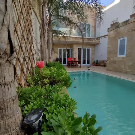 Holiday home The Luxury - Next To Airport! *